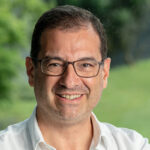 Homem preso por violência doméstica contra a mãe