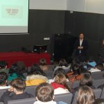 Passam na caixa de loja do Guimarães Shopping sem pagar e são detidos