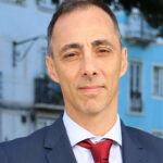 Alunos de enfermagem do ISAVE terminam licenciatura e trocam batina por bata branca