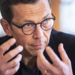 Afluência às urnas, até às 16h00, foi de 42,34%, a menor taxa de sempre