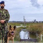 Militares portugueses entregam 470 conjuntos de roupa a crianças da República Centro-Africana