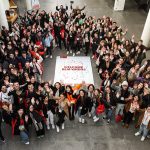 Homem morre enquanto carregava telemóvel (e panela) na cama na Tailândia