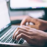 Cinco coisas que deve retirar do quarto nas próximas limpezas