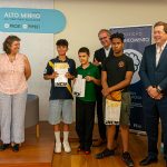 É filho de pais vimarenses e é o melhor aluno de Português do Reino Unido