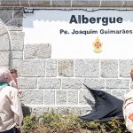 Seta amarela indica Santiago de Compostela mas nem sempre está visível