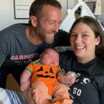 Mulher compra raspadinha pela primeira vez e ganha 75 mil dólares