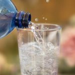 Espetáculo de Olga Roriz com elementos da comunidade local no Theatro Circo