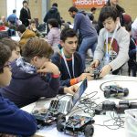 É por isto que não deve caminhar ao mesmo tempo que usa o telemóvel