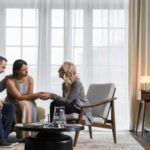 Hospital usa caixa de bolo como máscara de oxigénio em bebé de 3 meses