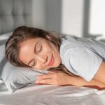 Mulher encontra encomenda entregue há dois anos no jardim de casa