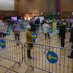 Homem de 350 quilos retirado com grua pela varanda para ir ao hospital