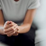 Troca de fralda em avião leva passageiro a mudar lugar