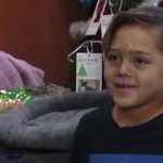 De bruxa a Pai Natal: Parapentista leva criatividade (e não só) a ‘voar’