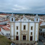 Campo de futebol transformado em centro de saúde em Barcelos