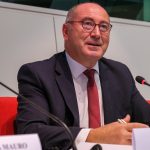 O seu cão ingeriu algo no exterior? Sinais de alerta a que deve estar atento nesta primavera